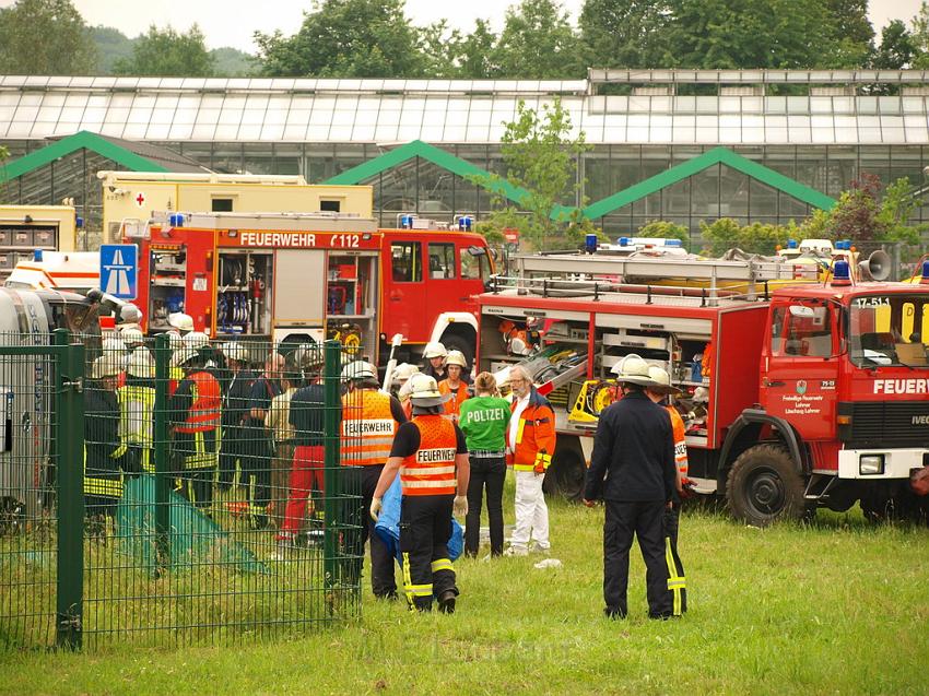 Schwerer Unfall mit Reisebus Lohmar Donrather Dreieck P239.JPG